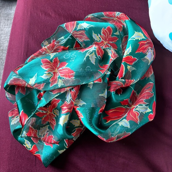 Accessories - Vintage Green Poinsettia Scarf